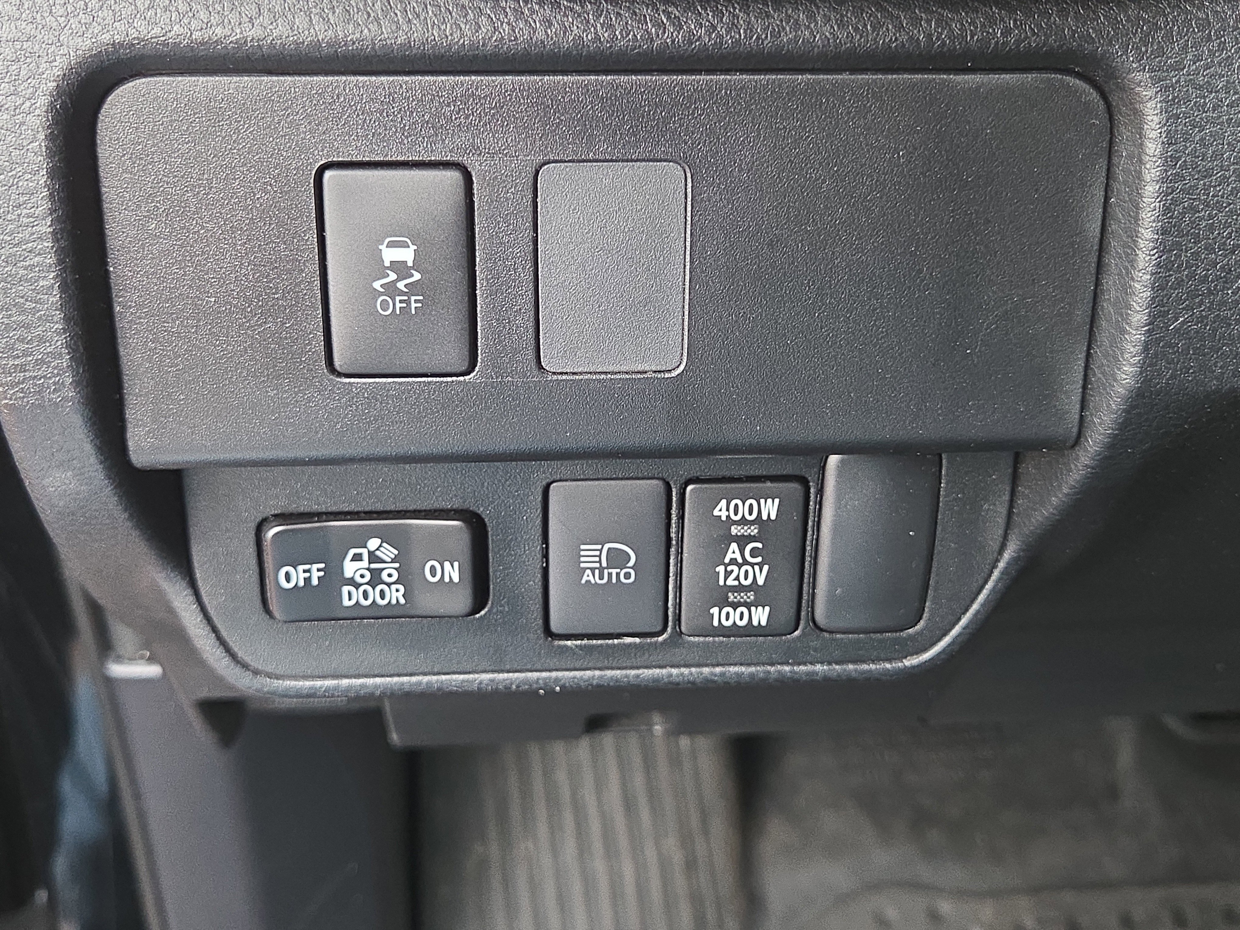 Certified 2020 Toyota Tacoma TRD Off-Road AWD/4WD image 28