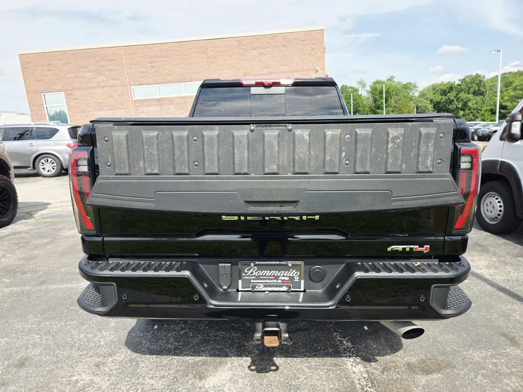 Used 2025 GMC Sierra 2500 AT4 w/ AT4 Premium Plus Package AWD/4WD image 17