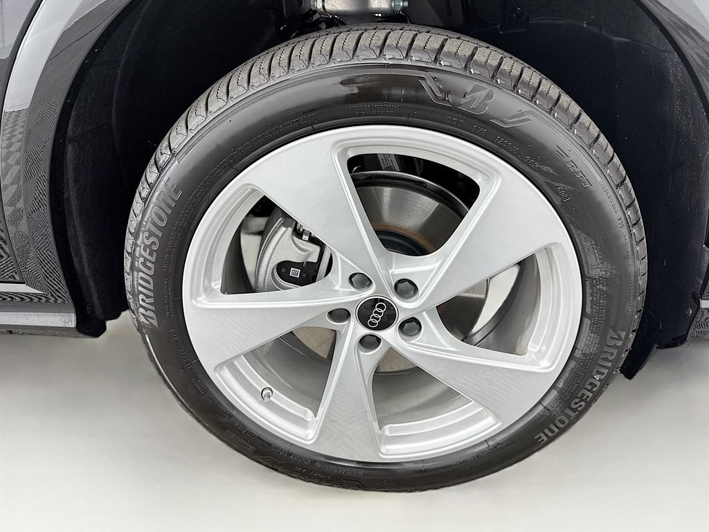 Used 2025 Audi Q5 Premium Plus AWD/4WD image 32
