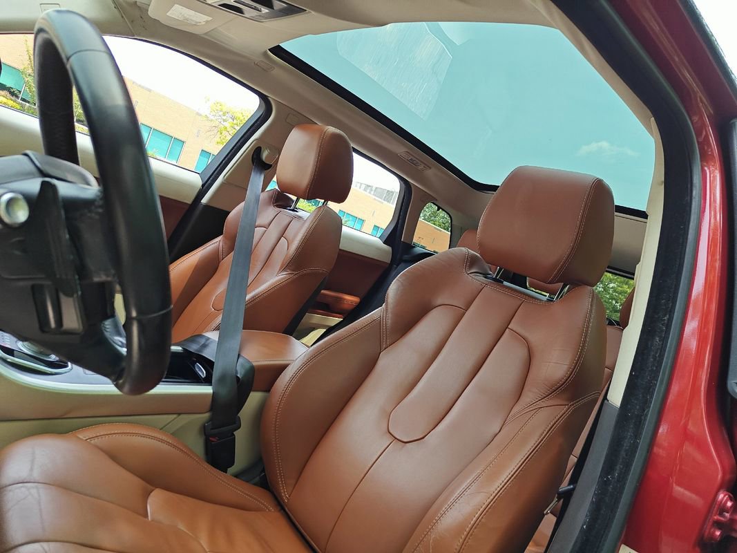 Used 2012 Land Rover Range Rover Evoque Prestige w/ Prestige Premium Pkg image 11