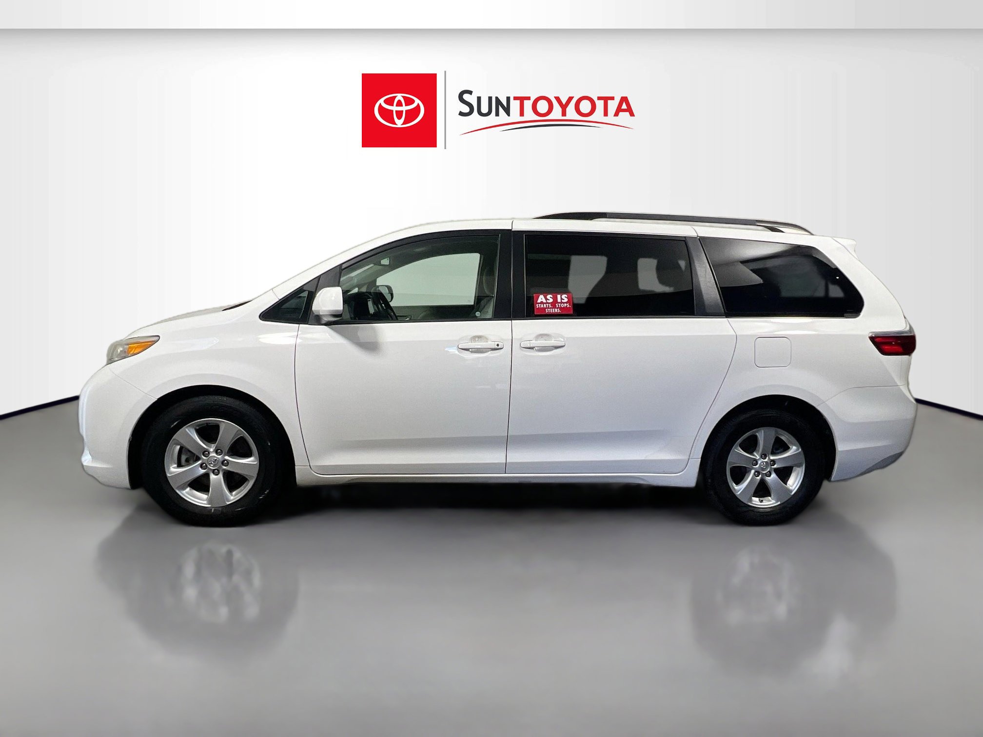 Used 2016 Toyota Sienna LE image 7