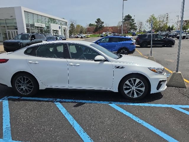 Certified 2019 Kia Optima S FWD image 2