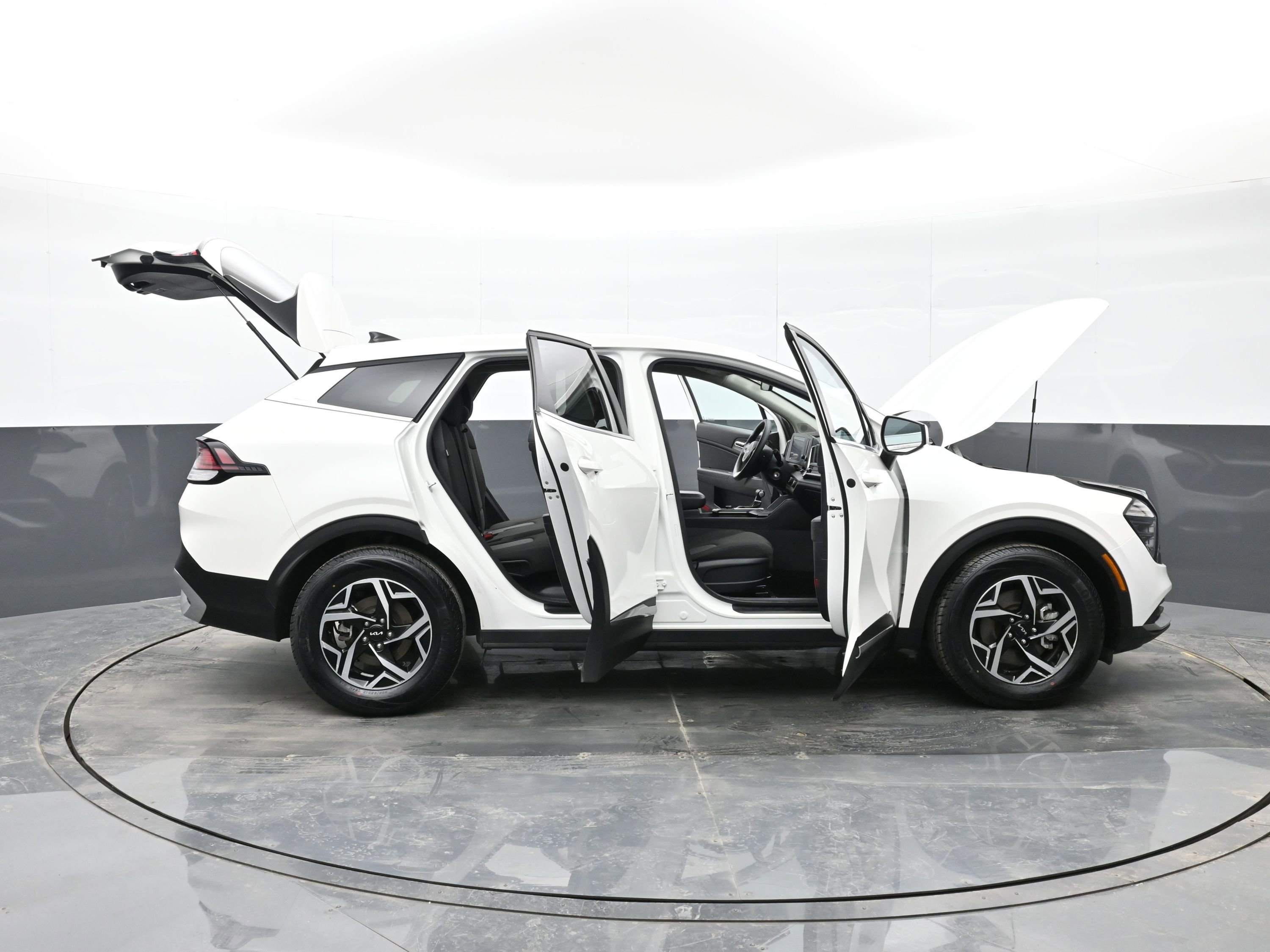 Used 2024 Kia Sportage LX image 47