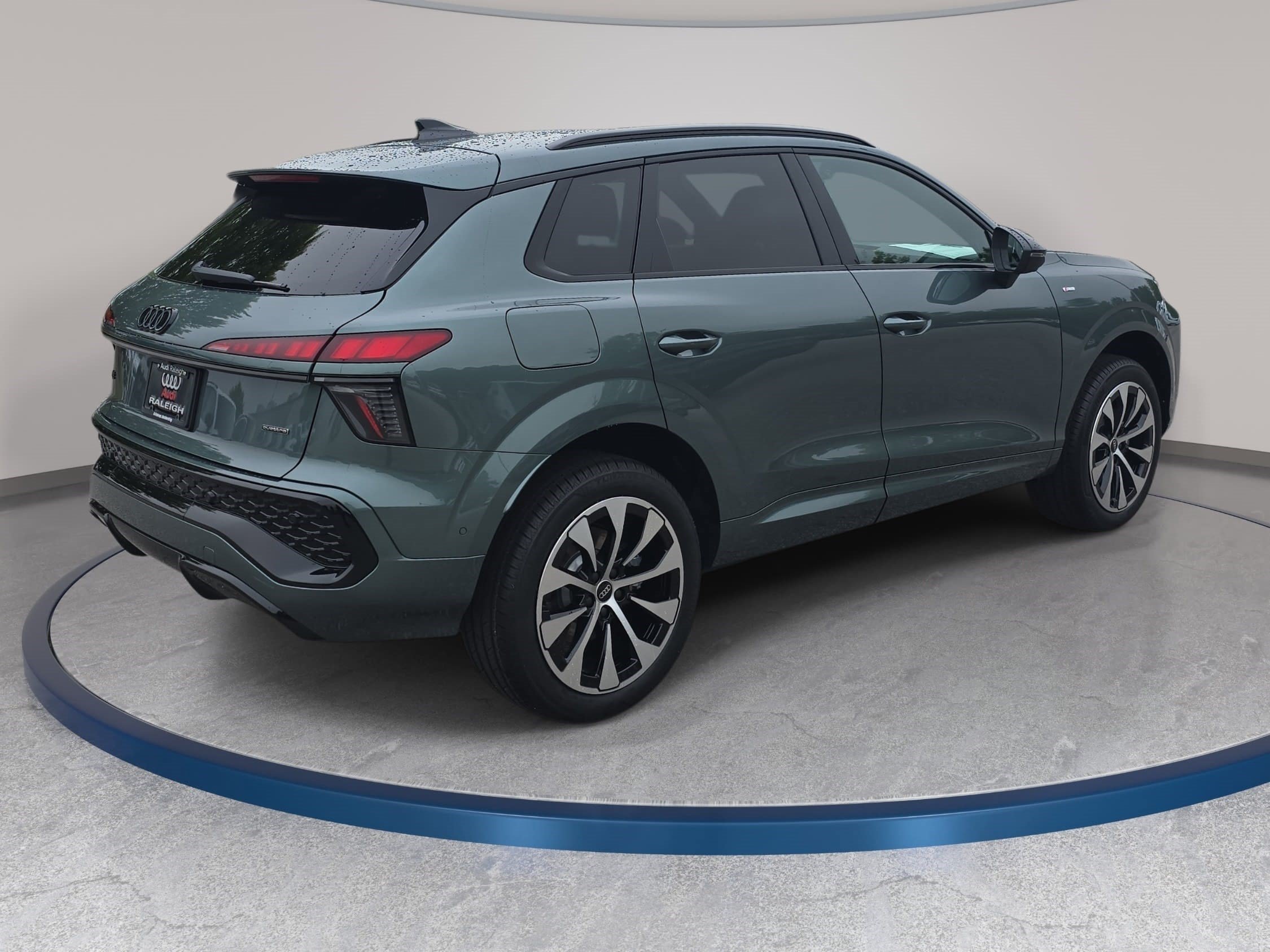 New 2026 Audi Q3 quattro 2.0T AWD/4WD image 5