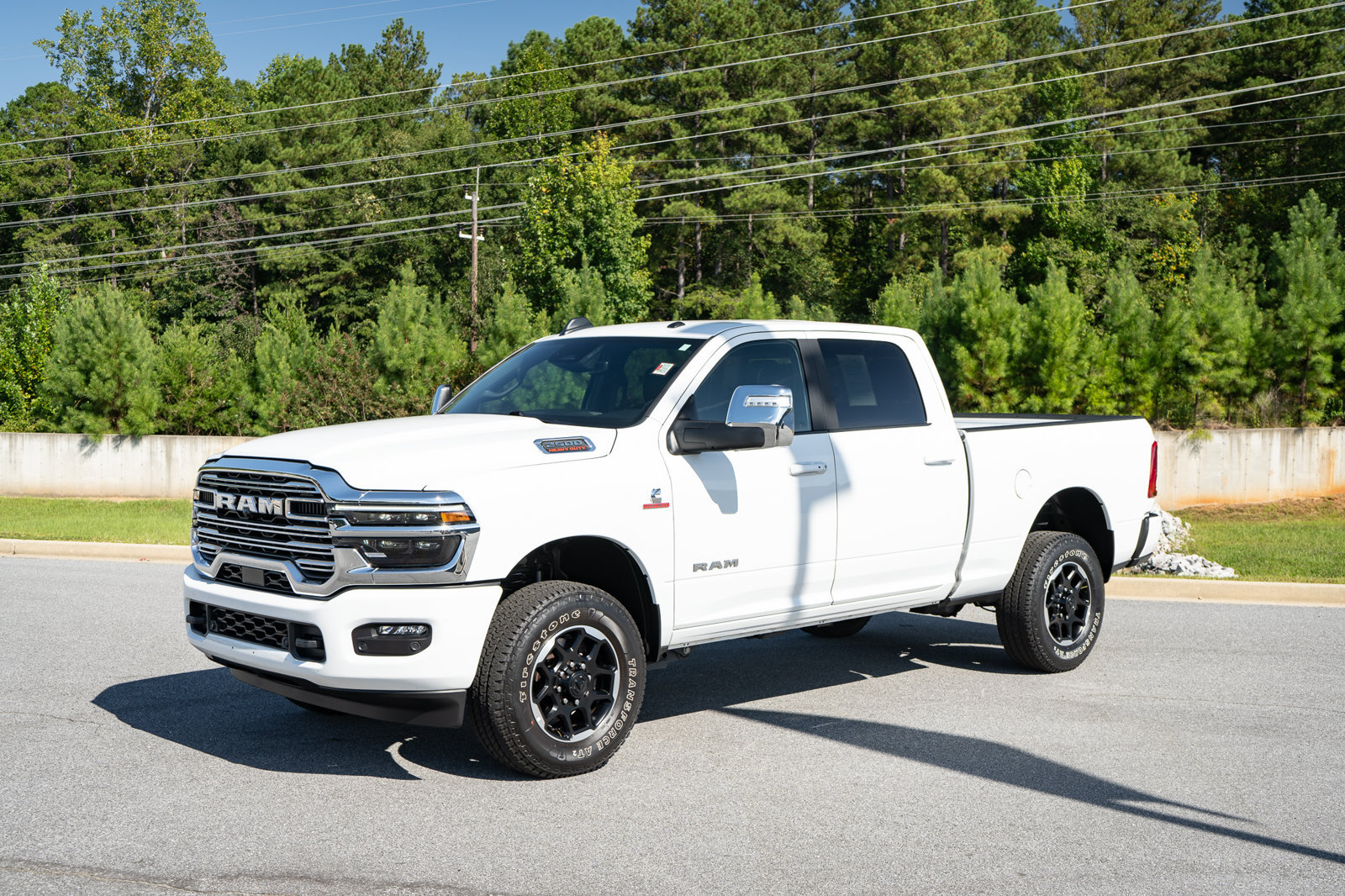Used 2026 RAM 2500 Laramie AWD/4WD image 3