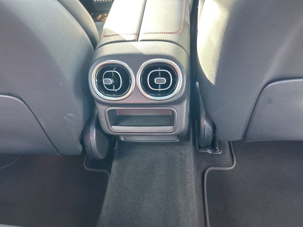 Used 2025 Mercedes-Benz GLC 43 AMG 4MATIC image 30