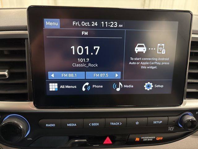 Used 2026 Hyundai Venue SEL FWD image 13