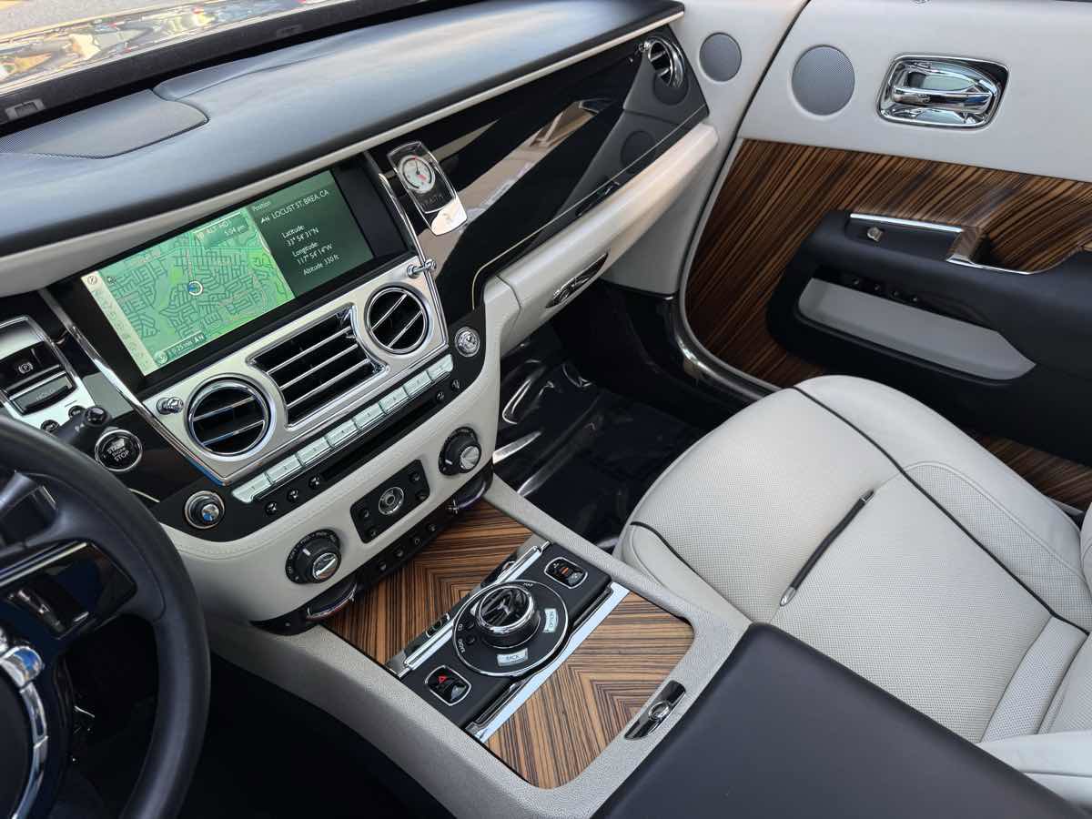 Used 2014 Rolls-Royce Wraith image 16