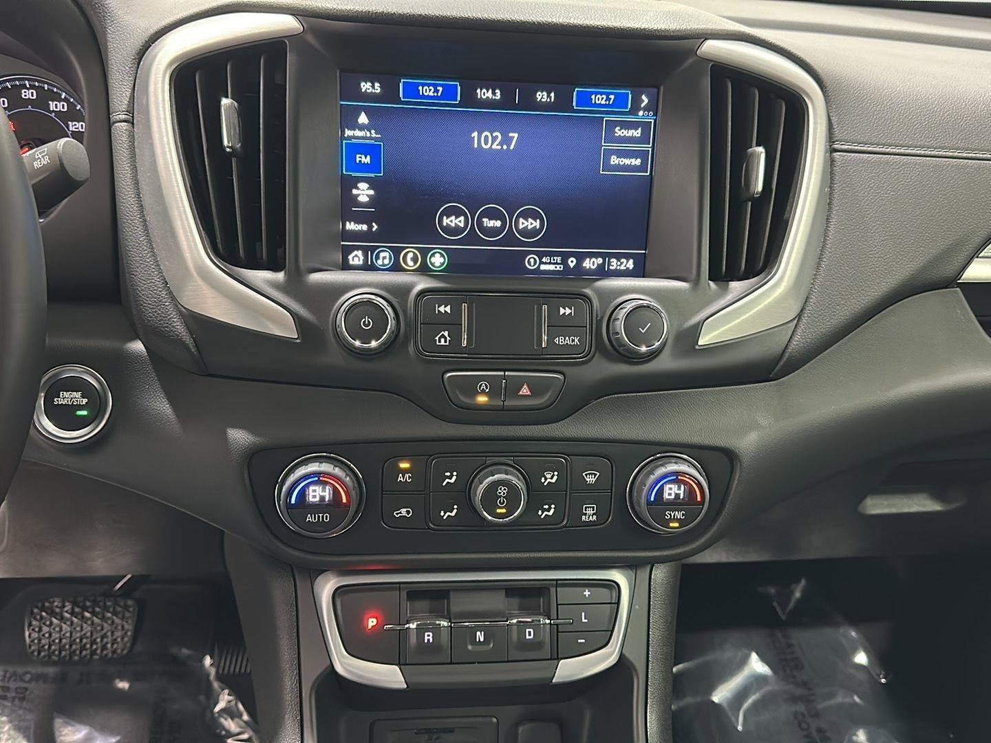 Used 2024 GMC Terrain SLT image 12