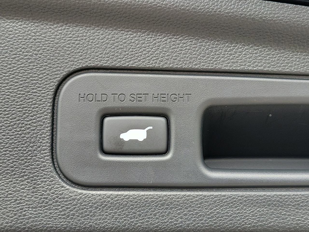 Used 2025 Acura MDX w/ Advance Package image 10