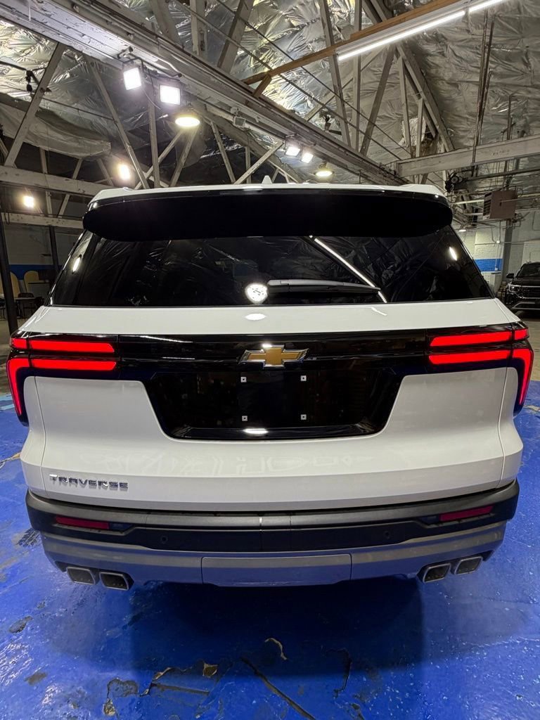 New 2026 Chevrolet Traverse LT image 4