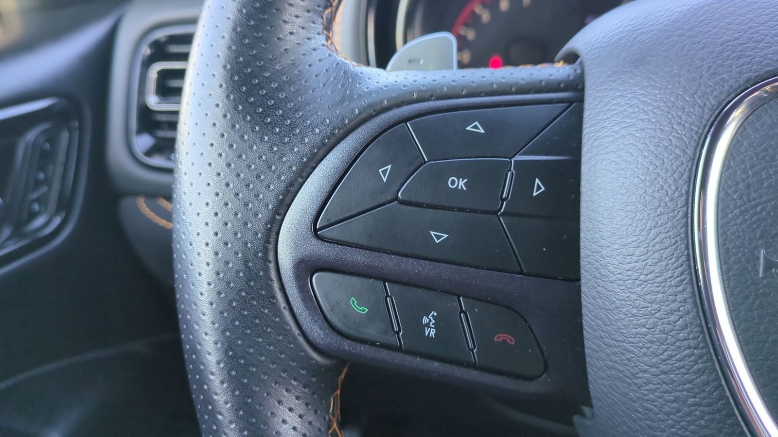 Used 2023 Dodge Durango R/T w/ Hemi Orange Plus Package image 30