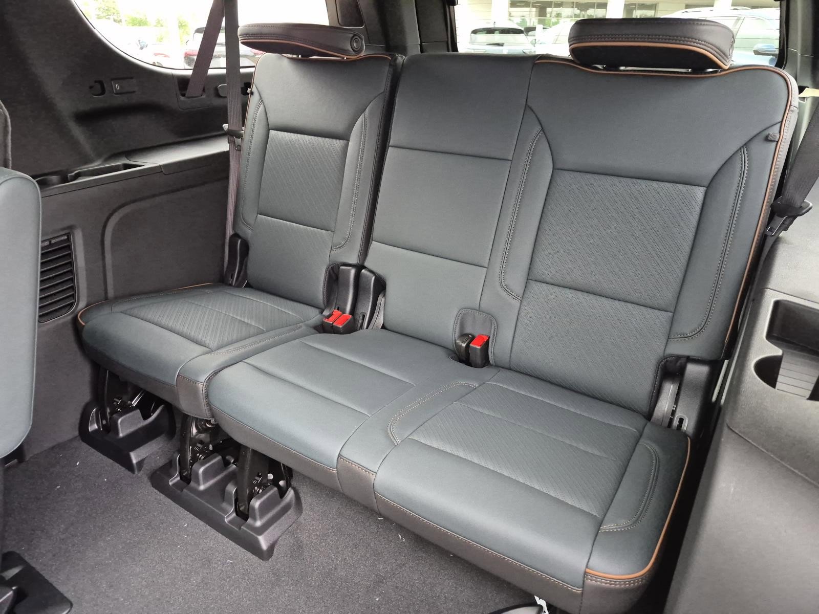 New 2026 GMC Yukon XL AT4 w/ AT4 Premium Plus Package image 13