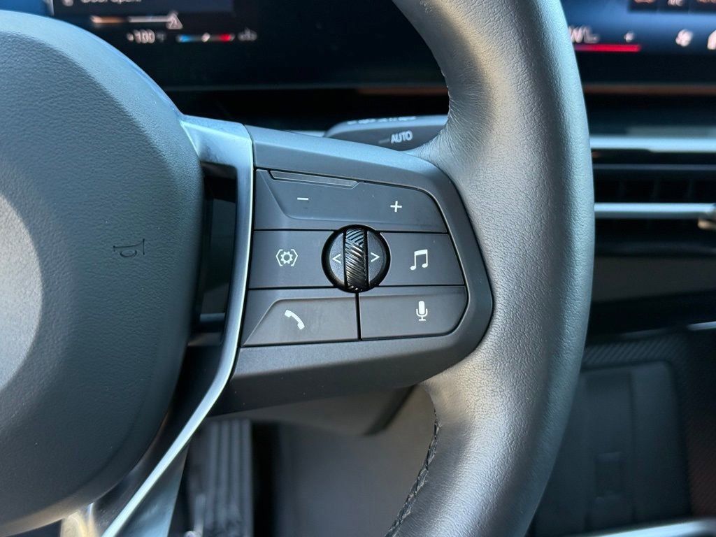 Used 2025 BMW X2 xDrive28i w/ Technology Package image 26