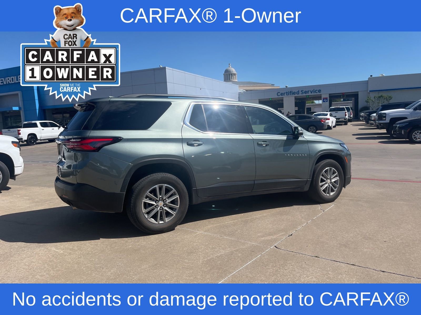 Used 2023 Chevrolet Traverse LT image 2