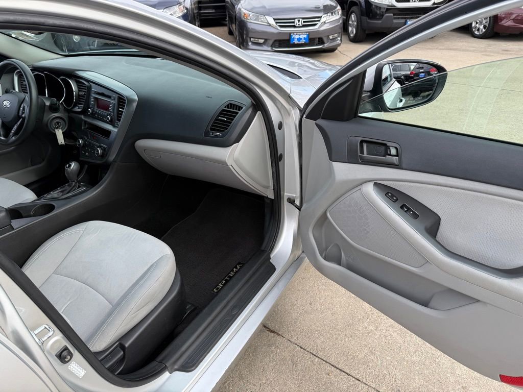 Used 2012 Kia Optima LX w/ Convenience Pkg image 18