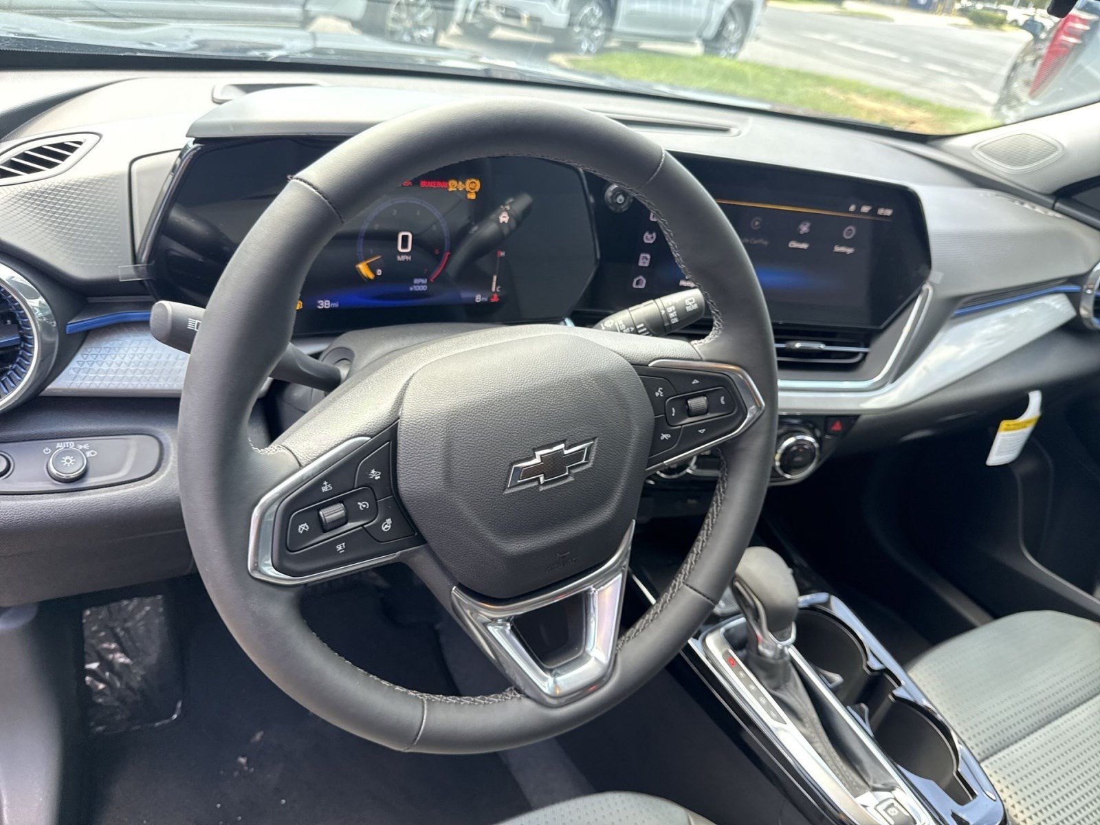 New 2026 Chevrolet Trax LT w/ Sunroof Package FWD image 12