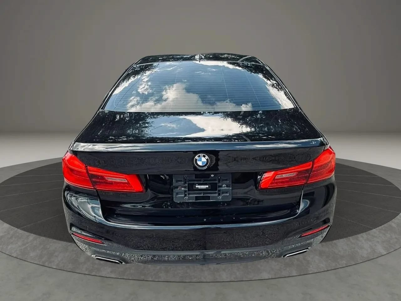 Used 2018 BMW 530i xDrive AWD/4WD image 4