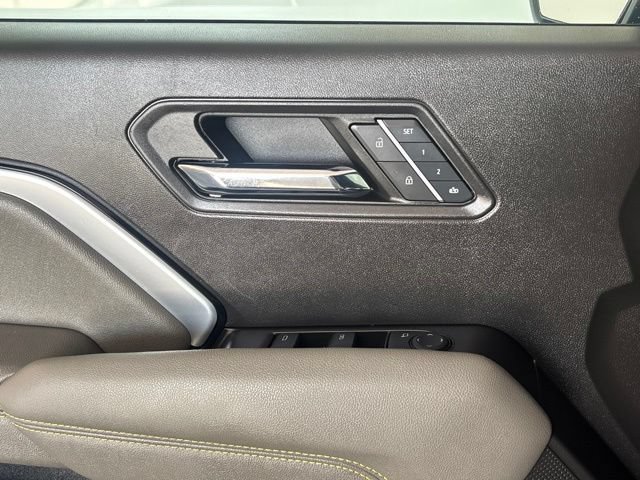 Used 2024 Chevrolet Colorado ZR2 w/ ZR2 Convenience Package III AWD/4WD image 15
