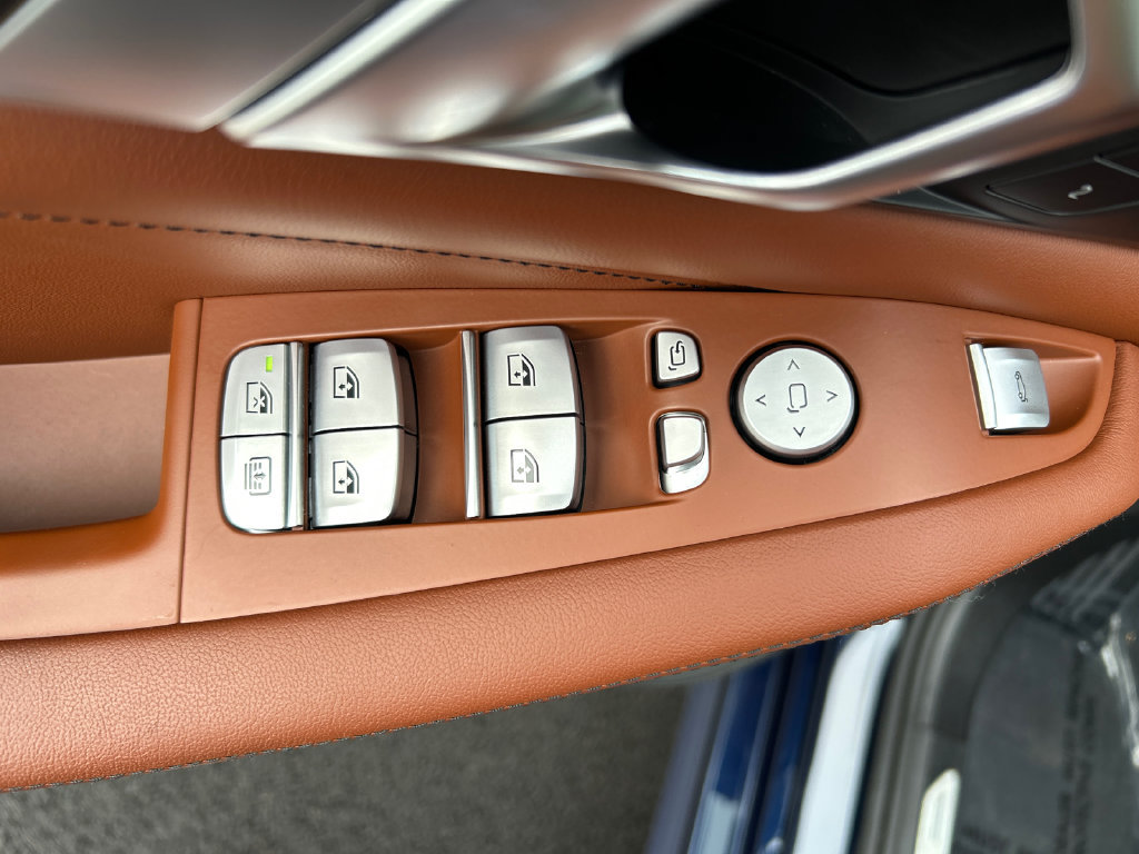 Used 2025 BMW ALPINA XB7 AWD/4WD image 12