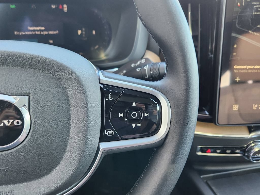 New 2026 Volvo XC60 B5 Plus w/ Protection Package Premier AWD/4WD image 18