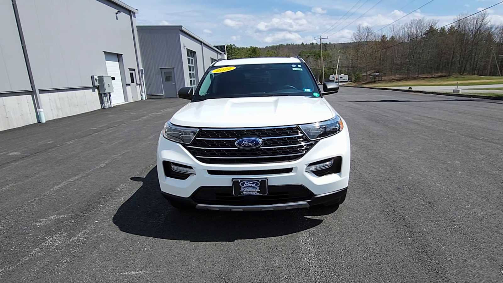 Used 2022 Ford Explorer XLT w/ Equipment Group 202A AWD/4WD image 3