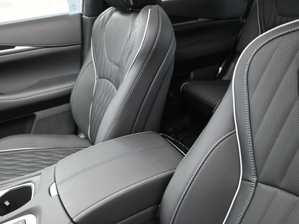 New 2026 INFINITI QX60 Autograph w/ Dark Cargo Package image 14