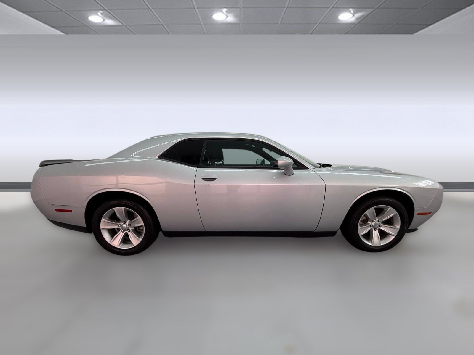 Used 2023 Dodge Challenger SXT RWD image 7