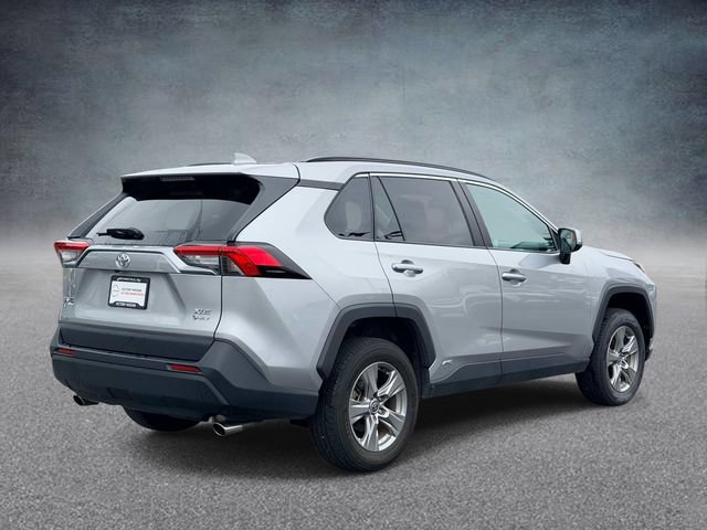 Used 2025 Toyota RAV4 XLE AWD/4WD image 2