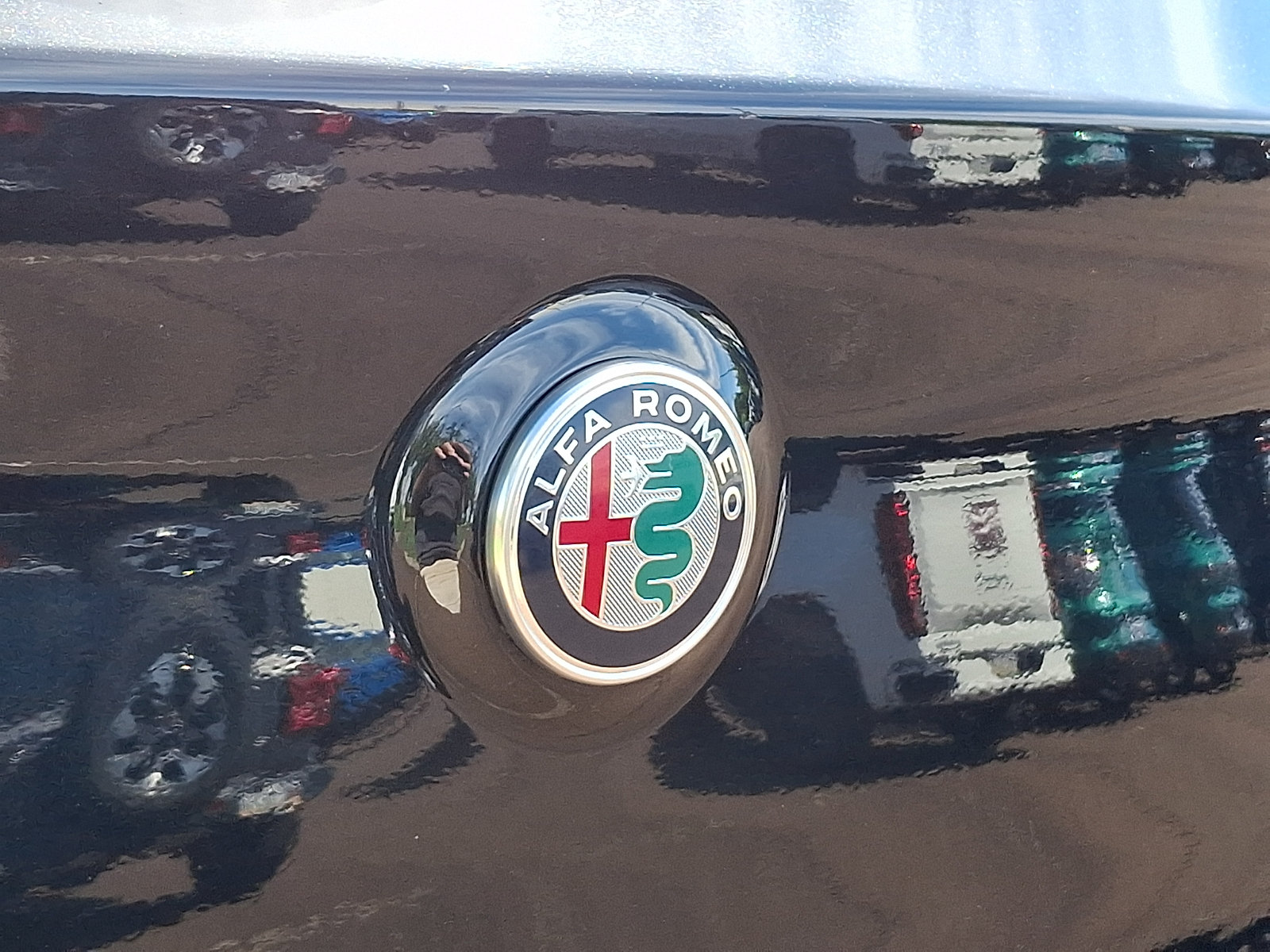 Used 2023 Alfa Romeo Stelvio Veloce AWD/4WD image 30