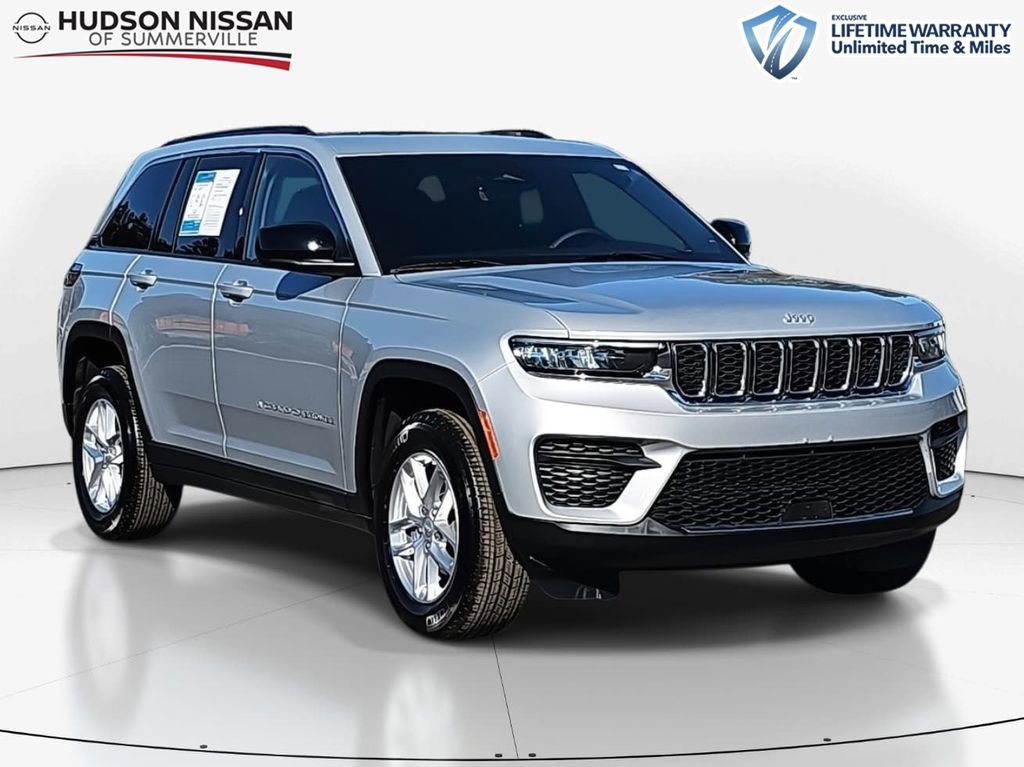 Used 2025 Jeep Grand Cherokee Laredo X w/ Trailer Tow Package image 1