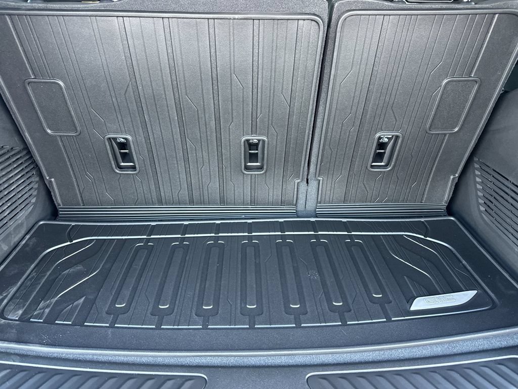 New 2026 GMC Yukon Elevation image 15