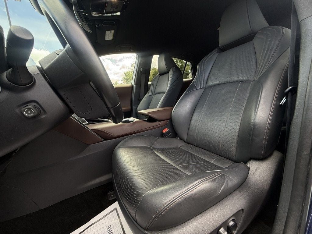 Used 2021 Toyota Venza XLE w/ Softex Package AWD/4WD image 11