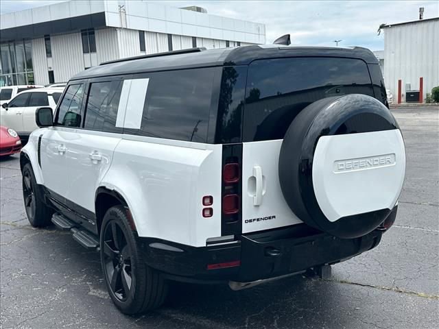 Used 2025 Land Rover Defender 130 X-Dynamic SE AWD/4WD image 8