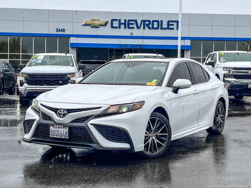 Used 2021 Toyota Camry SE w/ Convenience Package