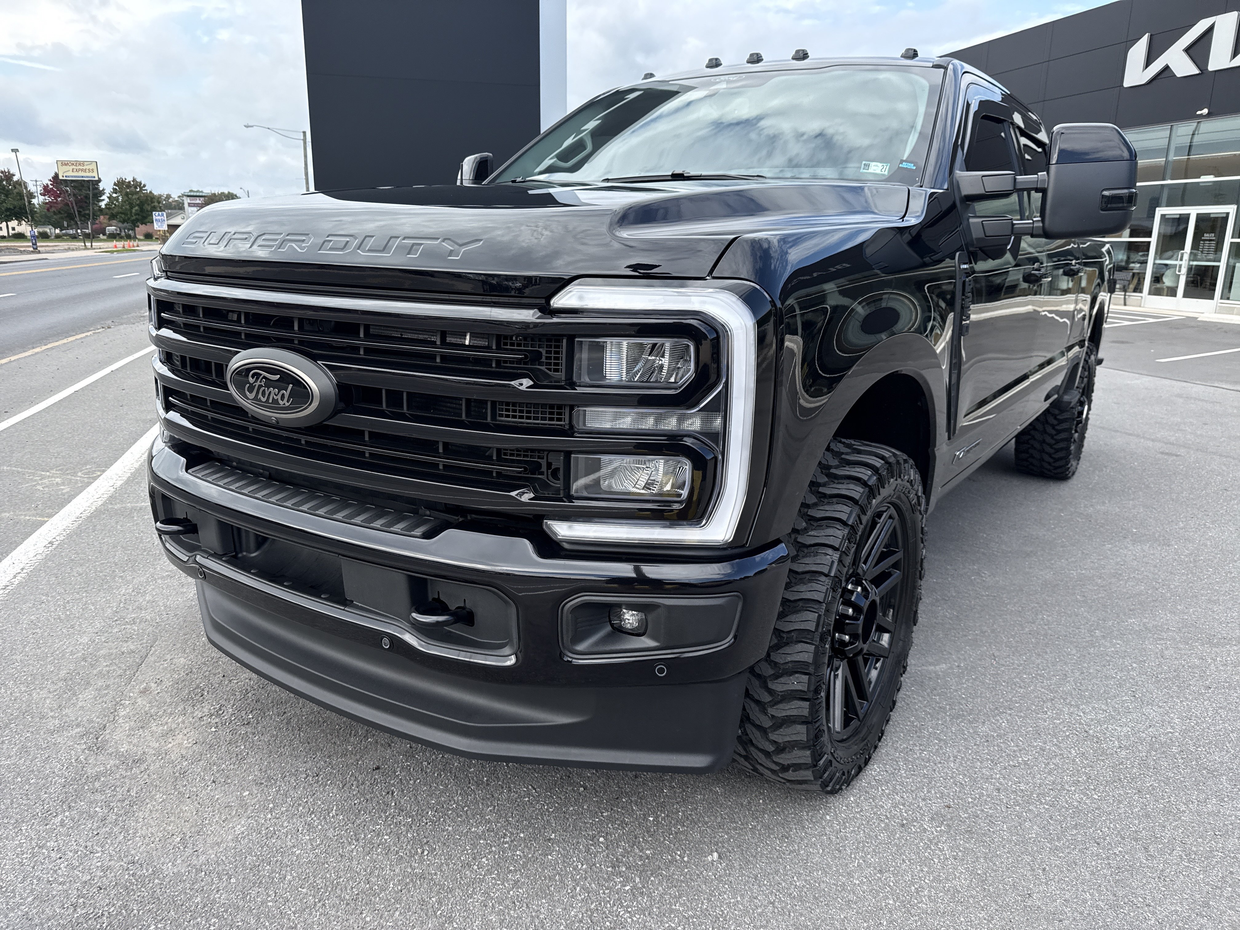 Used 2025 Ford F250 Lariat w/ Lariat Ultimate Package AWD/4WD image 8