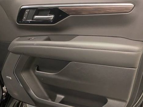 New 2026 Chevrolet Suburban LT w/ Comfort Package AWD/4WD image 25