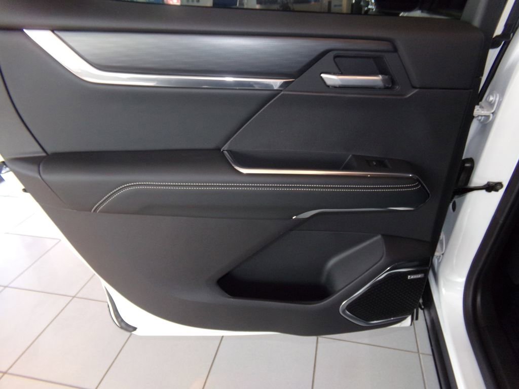 New 2025 GMC Acadia Elevation image 12