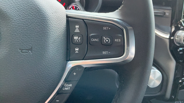 Used 2025 RAM 1500 Laramie w/ Sport Appearance Package AWD/4WD image 13