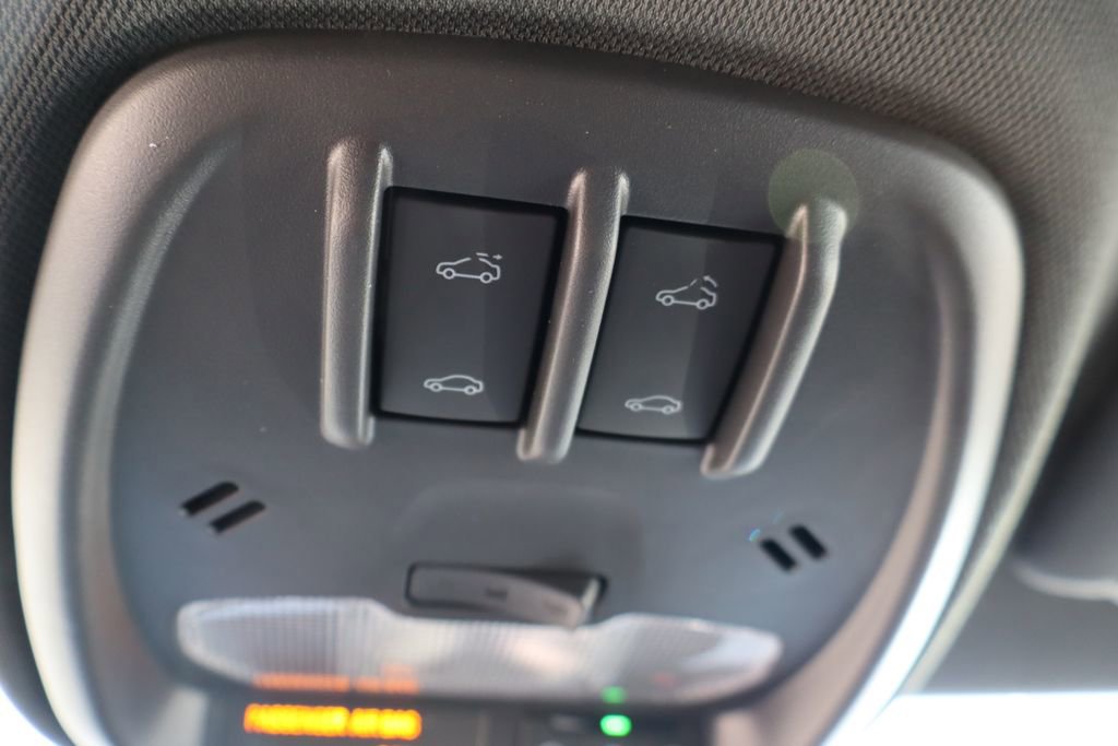 New 2026 Chevrolet Trax RS w/ Sunroof Package image 22