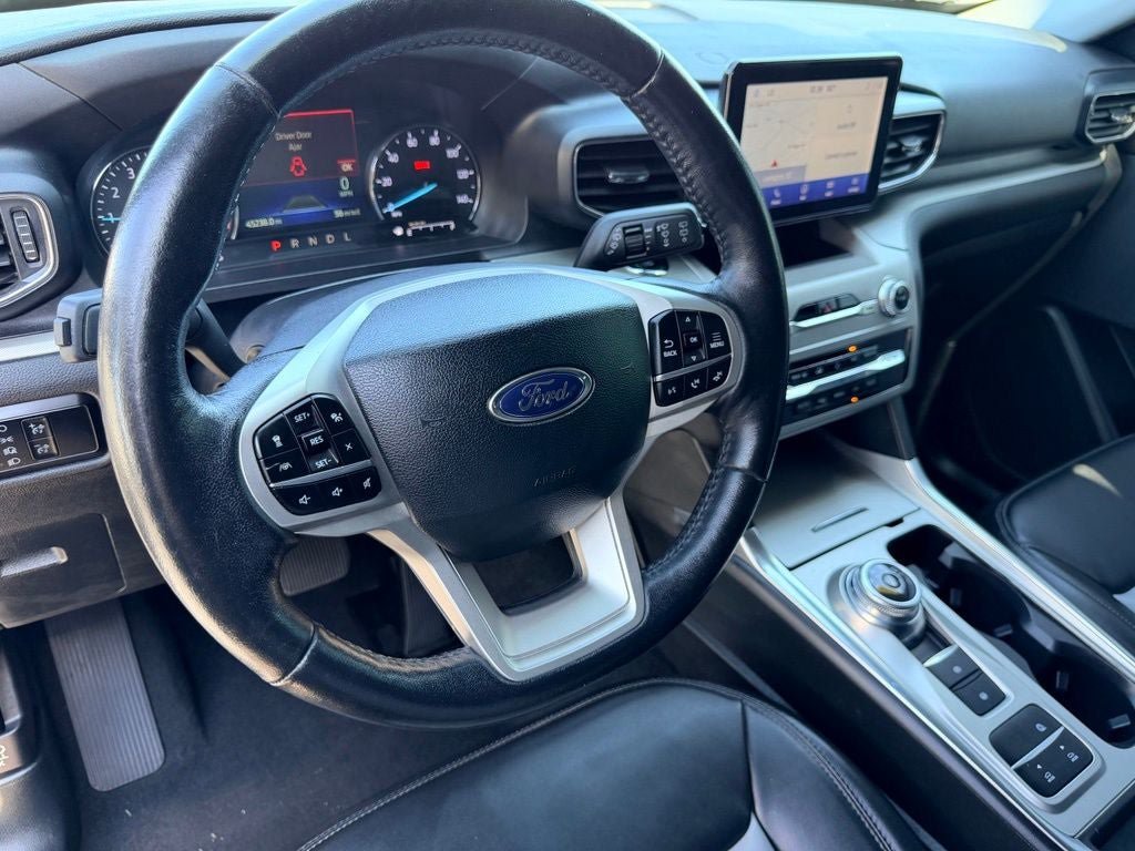 Used 2023 Ford Explorer XLT w/ Equipment Group 202A RWD image 24