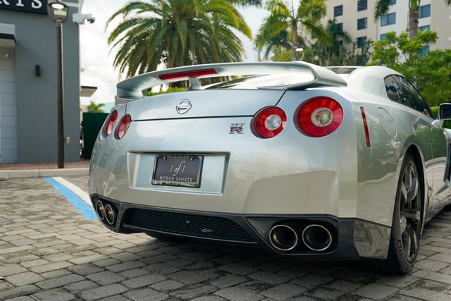 Used 2010 Nissan GT-R Premium AWD/4WD image 49
