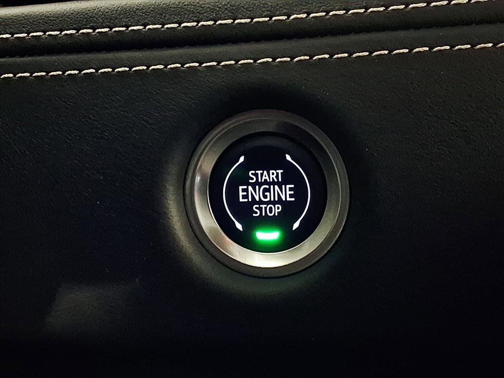 Used 2025 Cadillac Escalade ESV Sport Platinum image 18