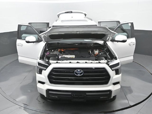 Used 2023 Toyota Sequoia SR5 w/ SR5 Premium Package RWD image 37