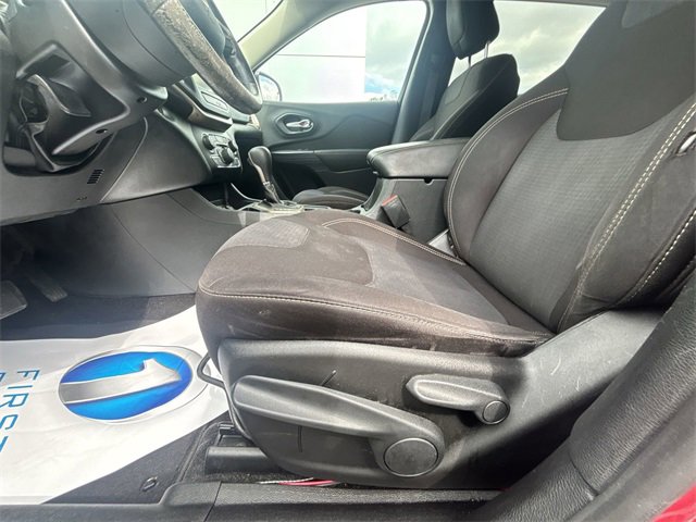 Used 2015 Jeep Cherokee Latitude image 14