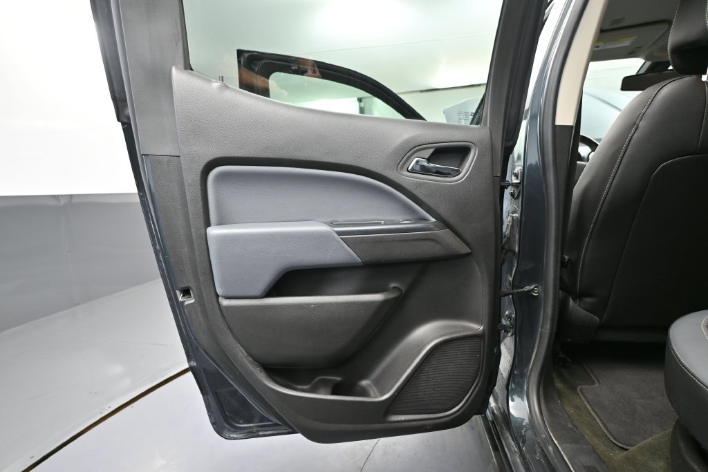 Used 2017 Chevrolet Colorado Z71 AWD/4WD image 28