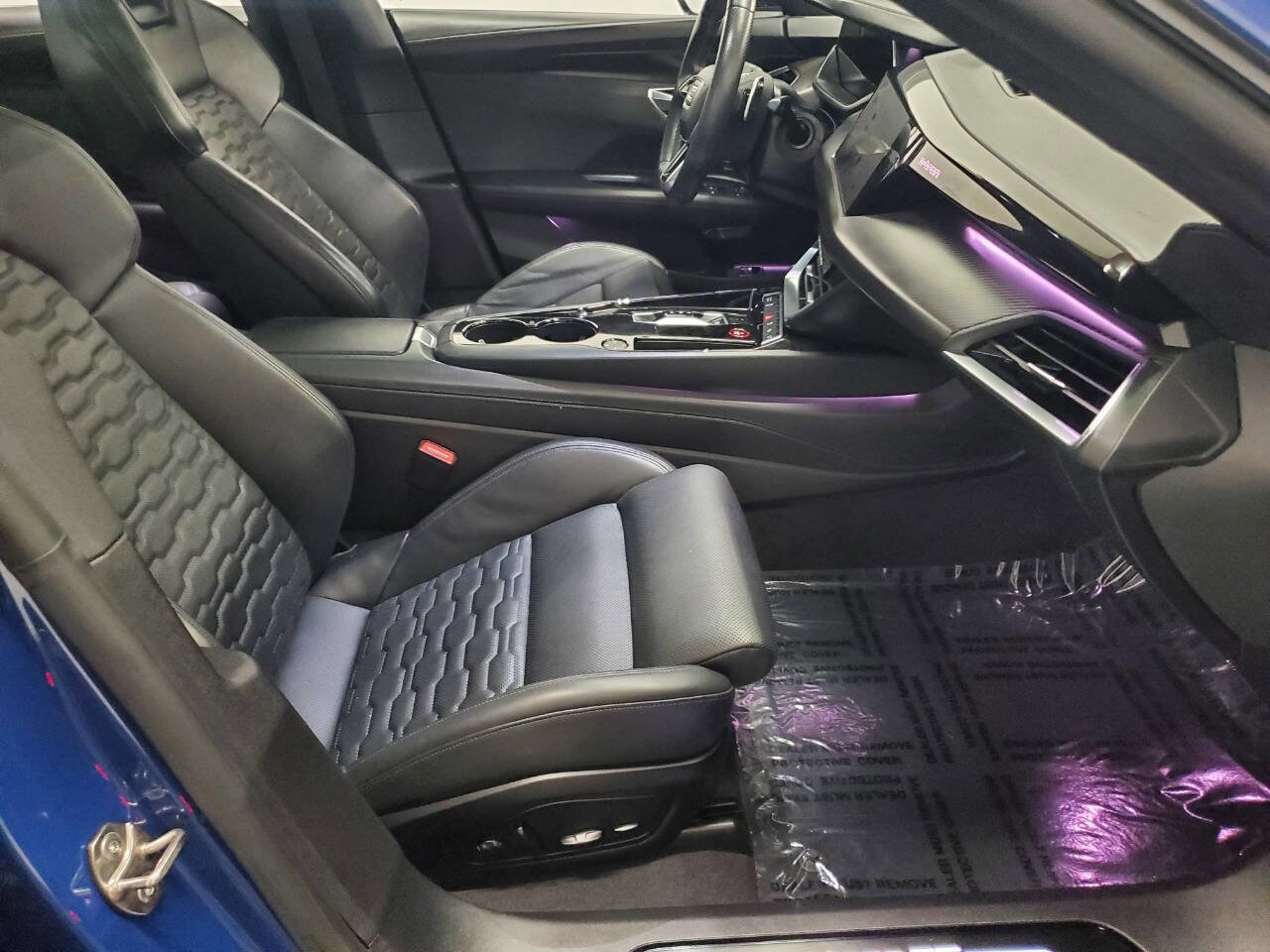 Used 2022 Audi e-tron GT Prestige image 15