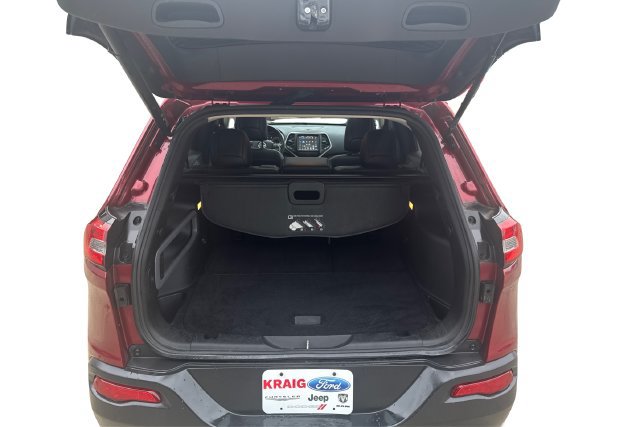 Used 2014 Jeep Cherokee Limited w/ Luxury Group AWD/4WD image 12