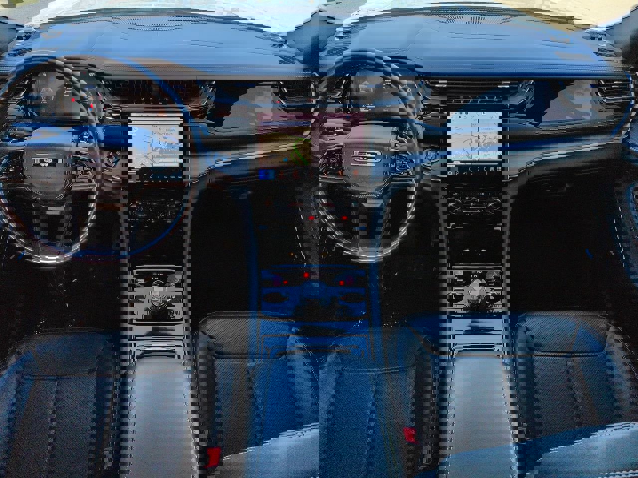 Certified 2022 Jeep Grand Cherokee Overland image 14