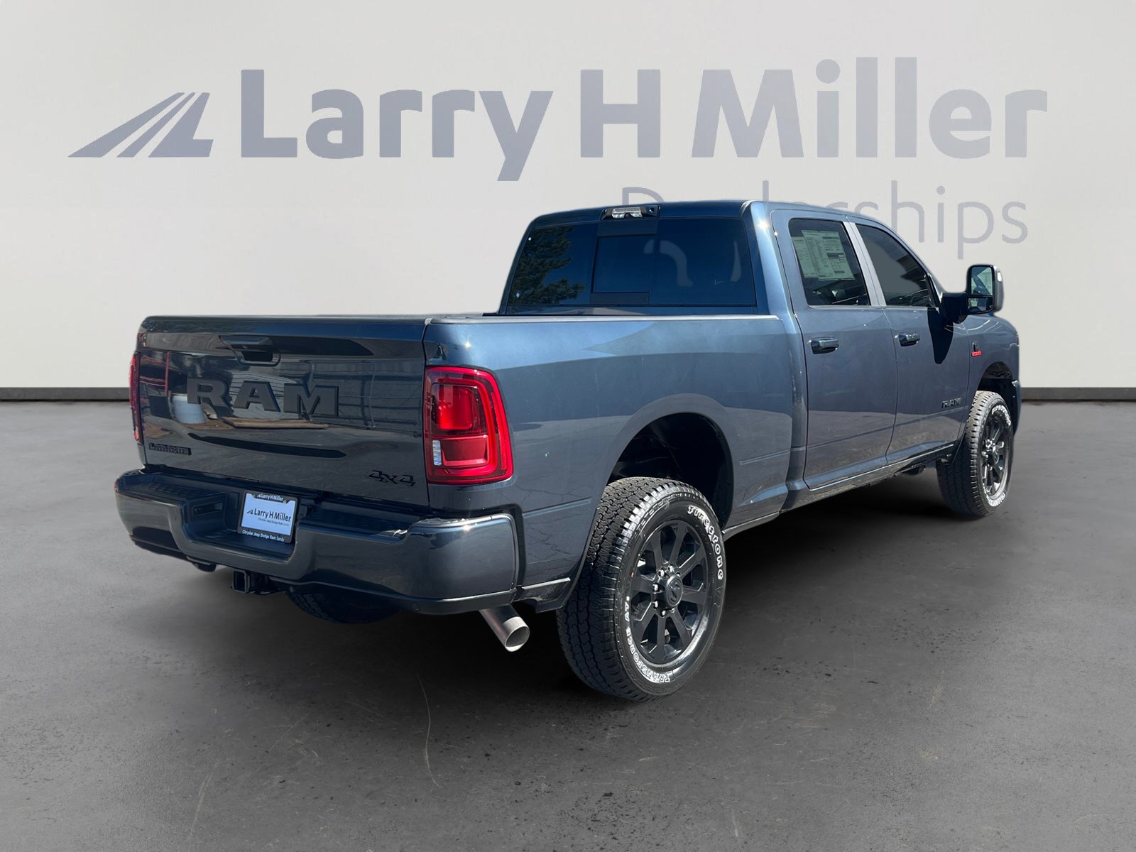 New 2025 RAM 2500 Laramie w/ Night Edition AWD/4WD image 5